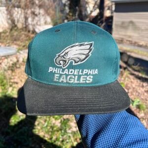 1990s Philadelphia Eagles Kelly Green Spell-out Vintage SnapBack Hat